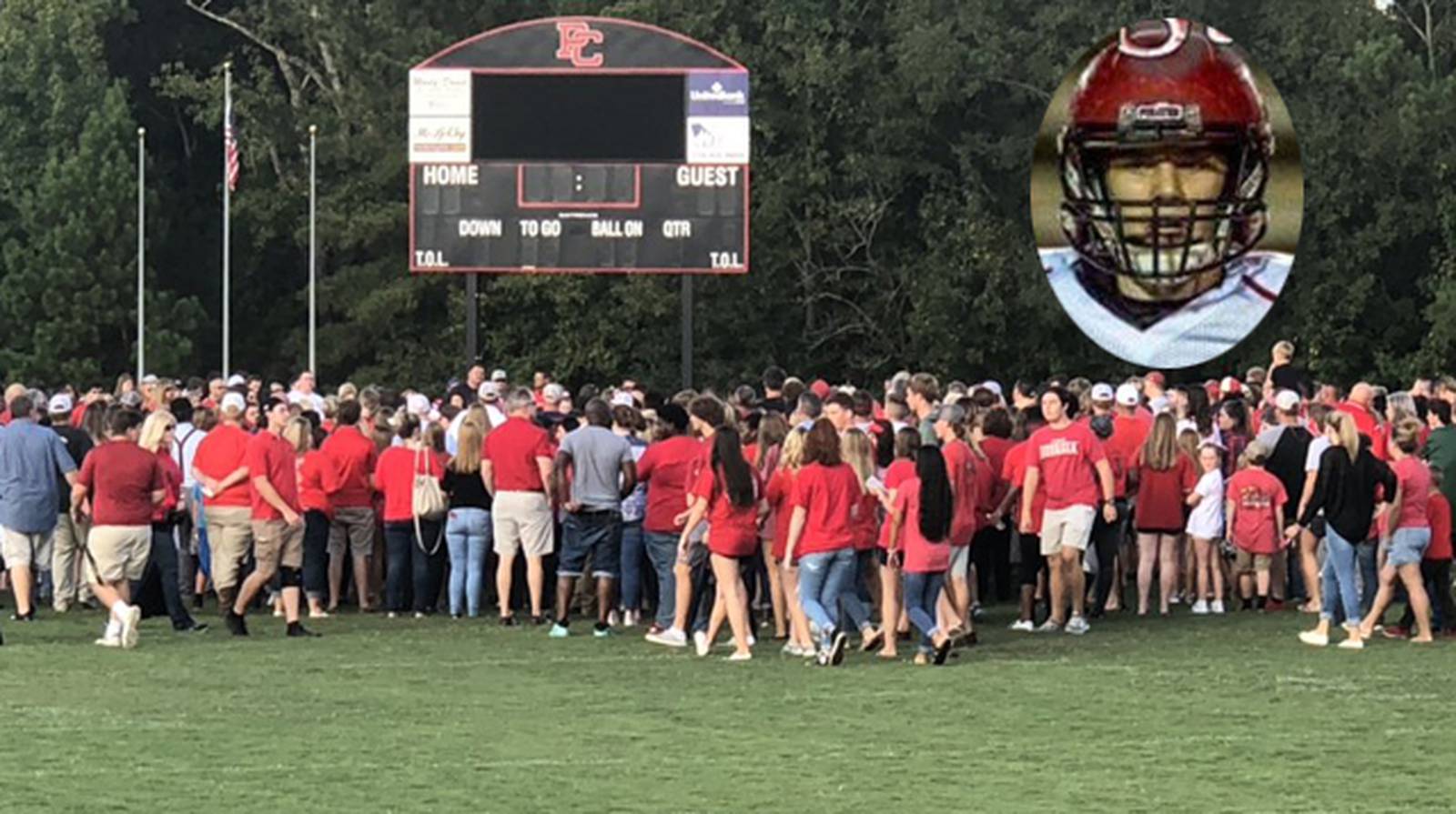 Football player dies from injury suffered during Friday game WSBTV