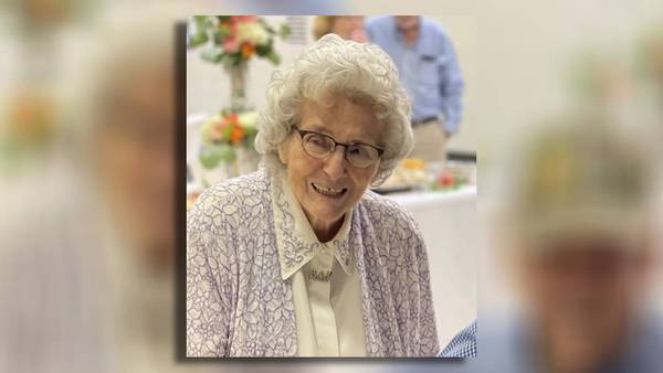Beloved Georgia teacher retires at 95