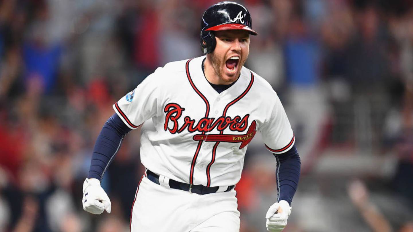 Welcome to the Big Leagues, Kid: Freddie Freeman Goes Deep  Against His  Three-Year Old Son - Bleacher Nation