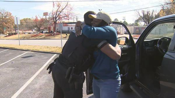 Deputies hand out hundreds of dollars in gift cards instead of citations ahead of Thanksgiving