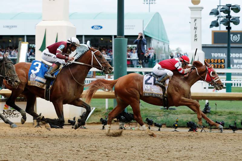 Horses running at the Kentucky Derby