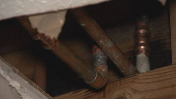 Metro Atlanta renter unsure when she will return to apartment after pipes burst, flooding home