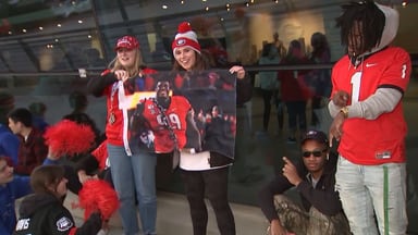 Georgia Bulldogs fans line up for rare chance at photo with championship  trophy – WSB-TV Channel 2 - Atlanta