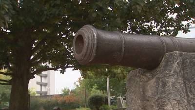 DeKalb commissioners vote to remove cannon monument from Decatur square