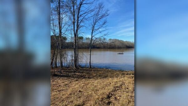 Crews recover body of overturned kayaker in west Ga. lake, officials say