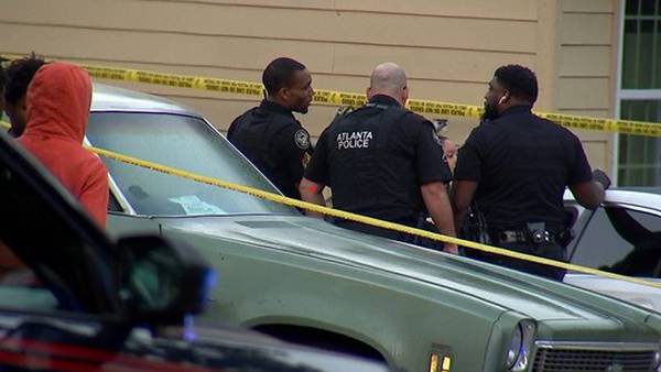 Police investigating double shooting in northwest Atlanta neighborhood