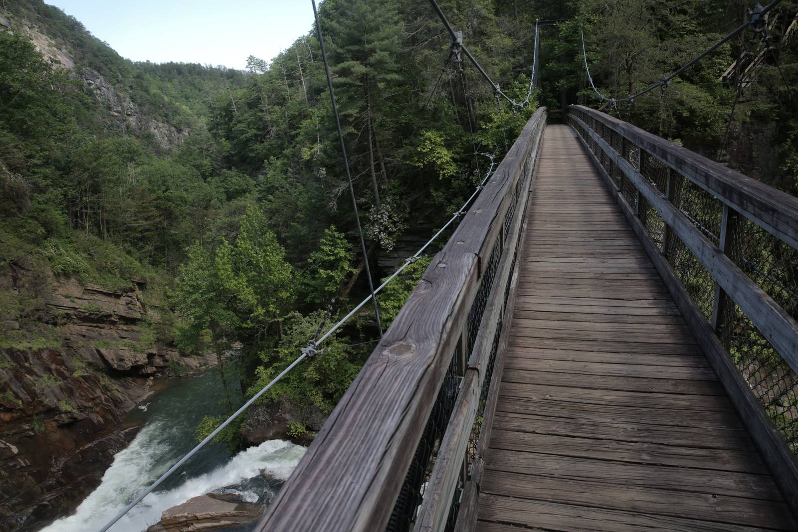 1,062 stairs take hikers across suspension bridge down to amazing ...
