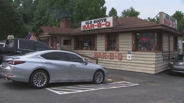 Customers support Smyrna’s oldest restaurant during difficult times caused by construction