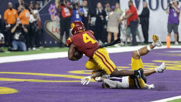 Woody Marks' TD run with 8 seconds left gives No. 23 USC 27-20 win over No. 13 LSU