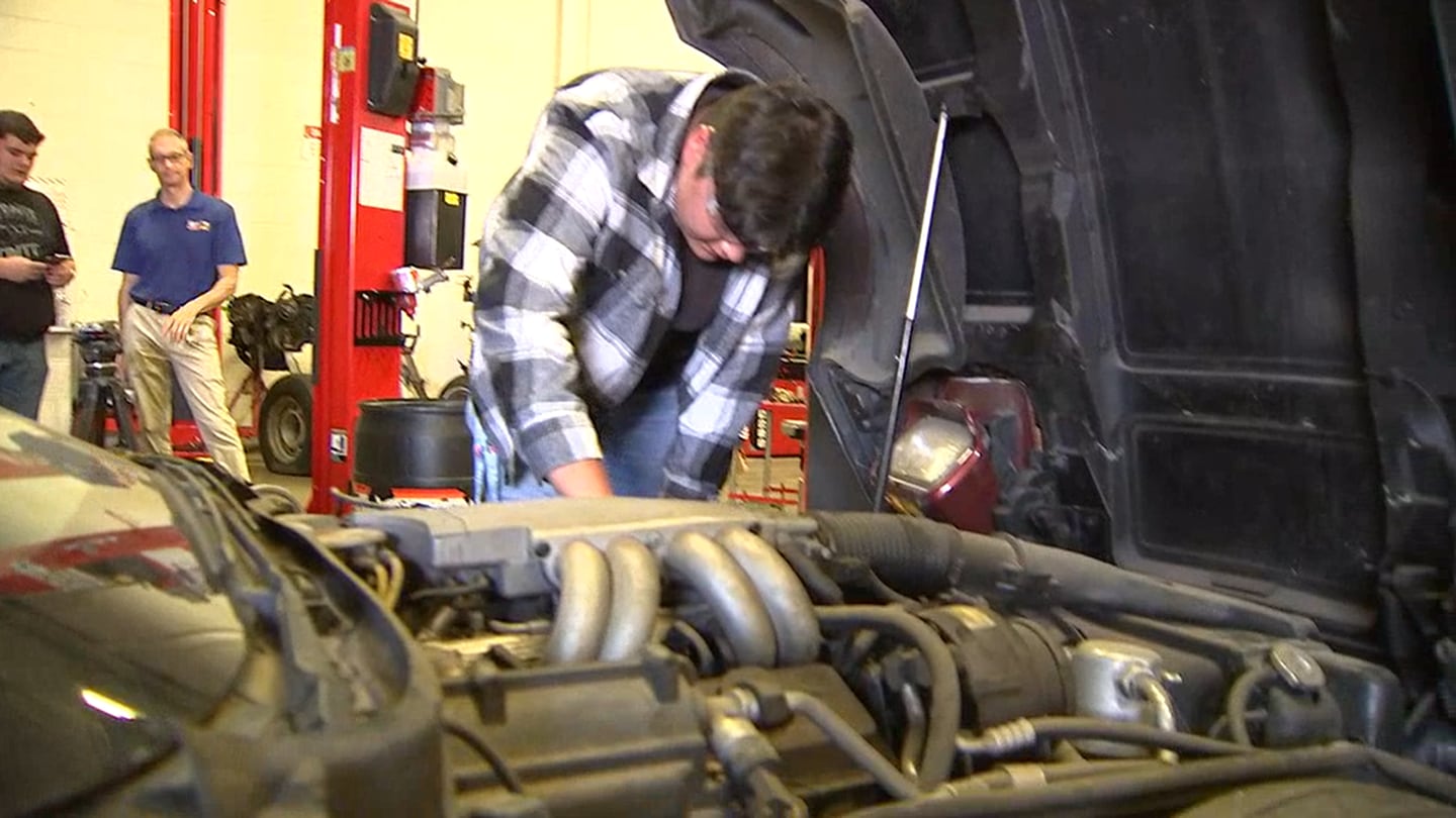 17-year-old is an ace auto tech – WSB-TV Channel 2