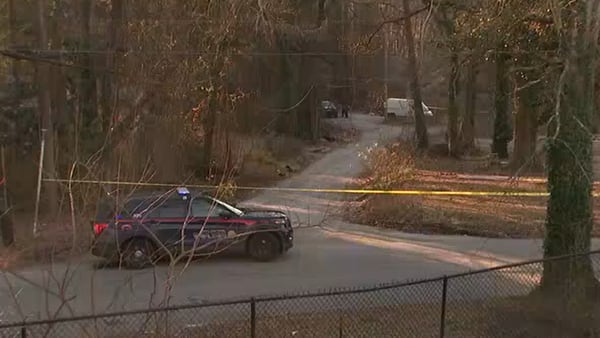 Off duty Fulton County Sheriff's deputy catches and shoots man who robbed his home