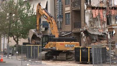 Demolition begins after fire destroys Atlanta apartment complex
