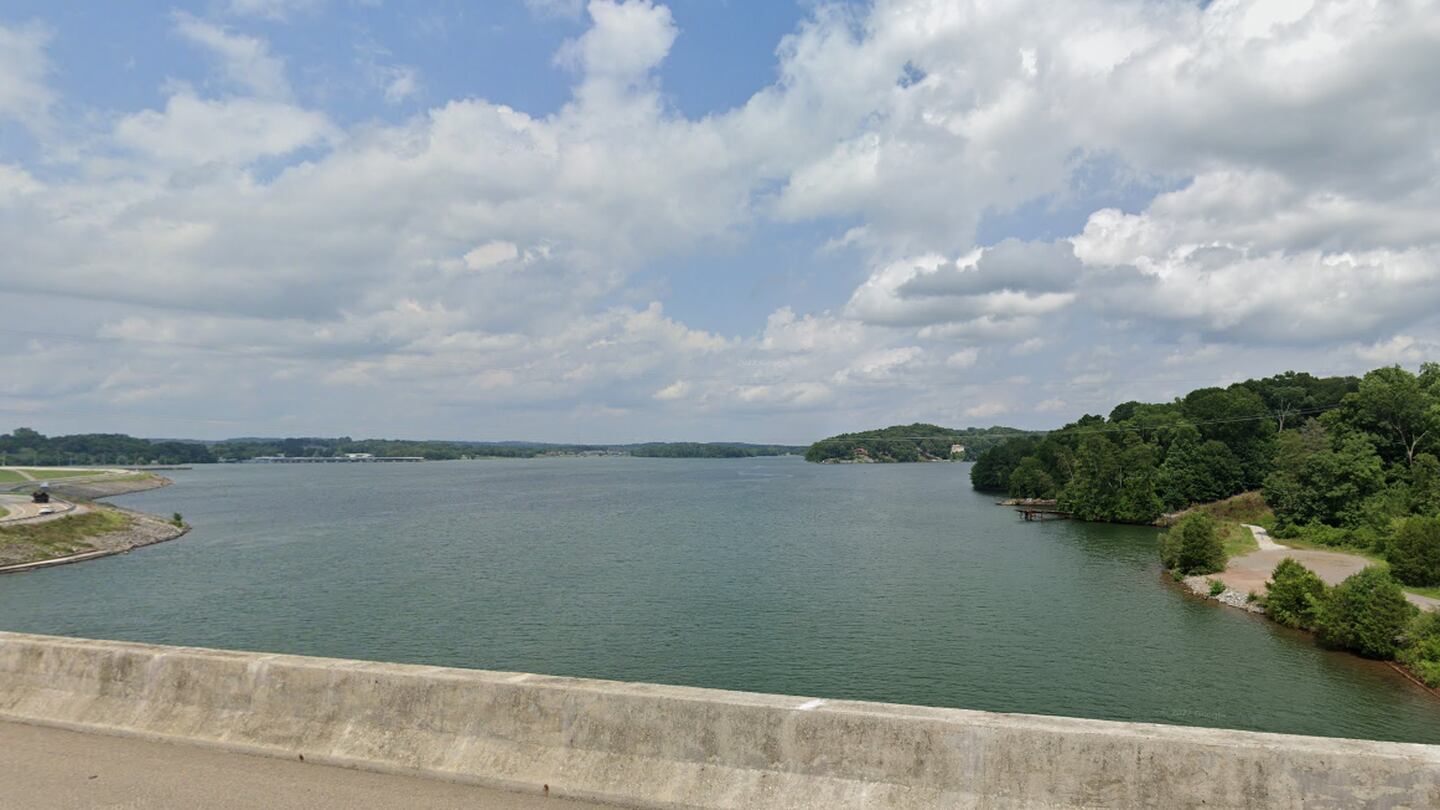 Une femme d’Atlanta accusée d’avoir tenté de noyer son propre enfant avant de se jeter dans le lac du Tennessee – WSB-TV Channel 2
