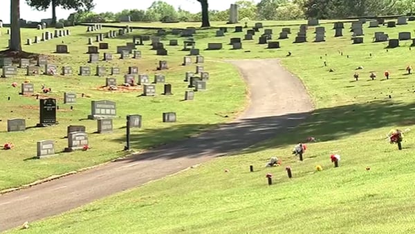 Widow says a southwest Atlanta cemetery doesn’t know where her husband’s body is buried