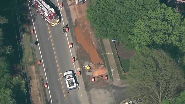 Lanes closed while crews work to repair gas leak on Mount Vernon Highway in Sandy Springs
