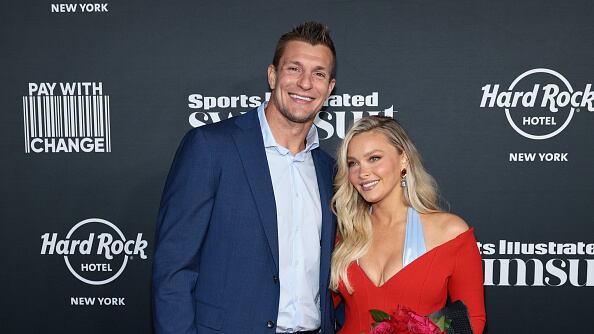 Former NFL tight end Rob Gronkowski will be adding a new skill to his resume during the college bowl season – that of a national anthem singer.