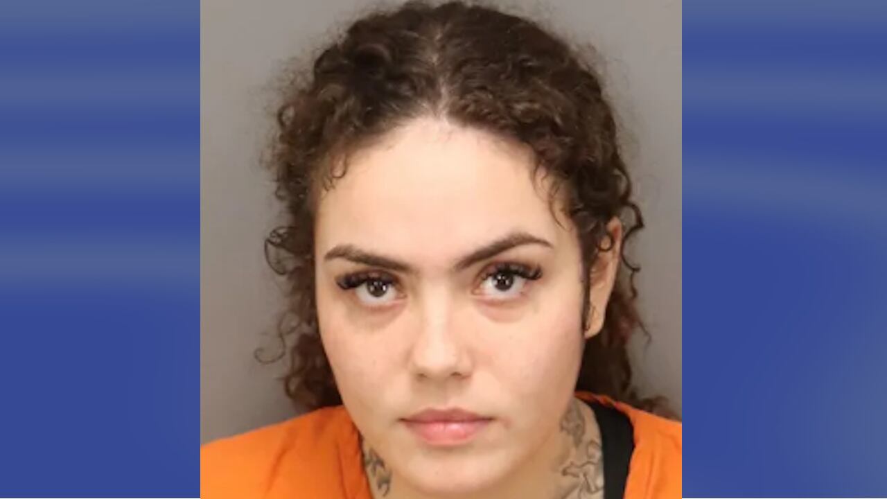 Yazmin Victoria Erazo reportedly told deputies she was rushing to get to a pizza store before it closed.