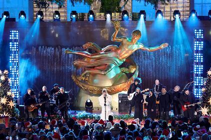 Christmas tree lighting