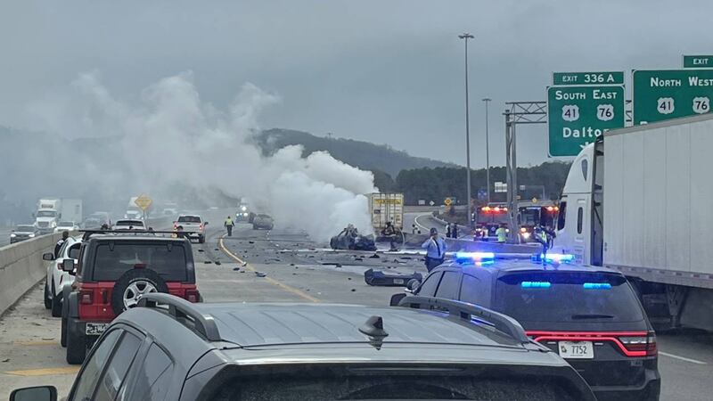 3 people killed in crash that shuts down I-75 in north Georgia