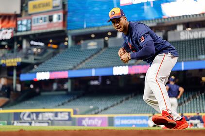 Jeremy Pena warming up