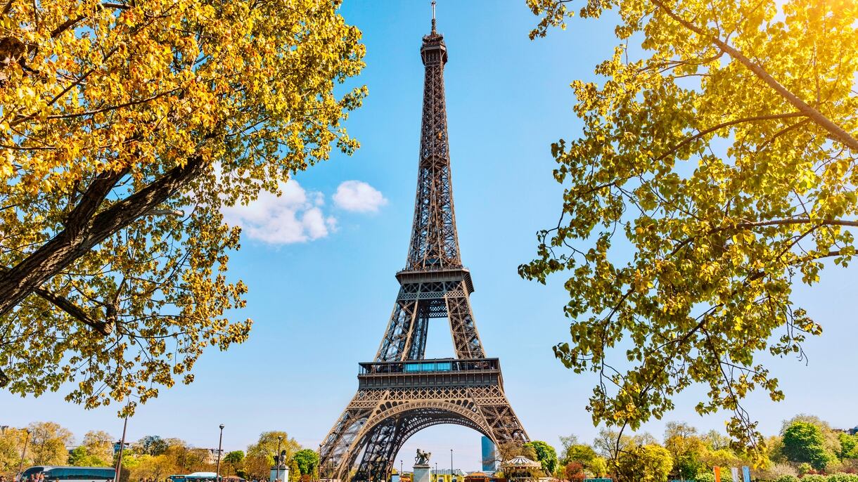 Man who constructed Eiffel Tower model with over 700,000 matchsticks gets world record