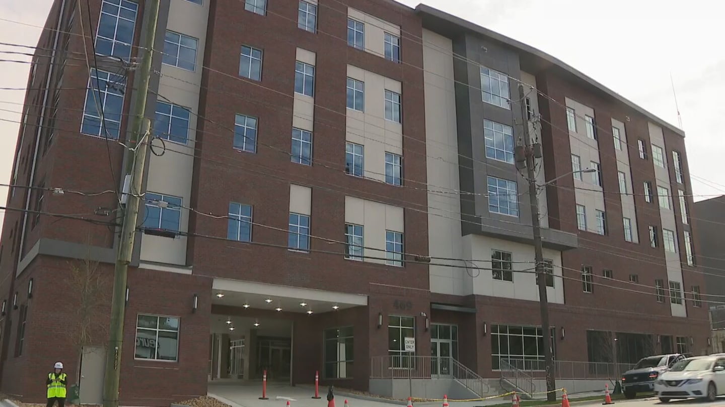 The expansion includes a new five-story tower and increases the total number of beds at the facility to 437.