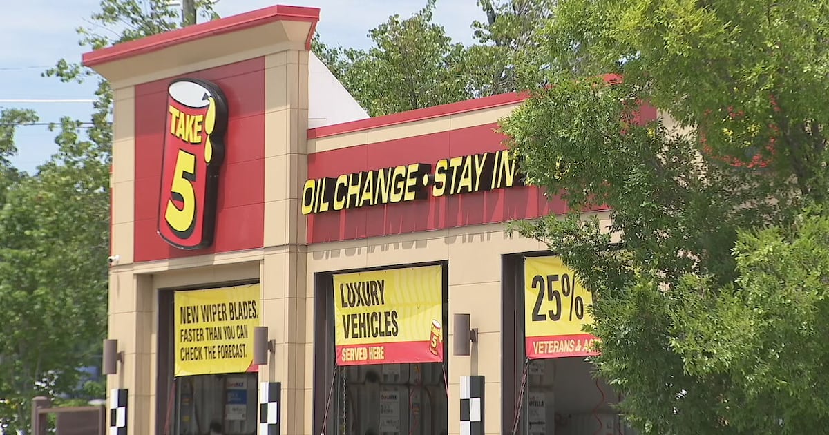 Woman says popular oil change business destroyed her engine
