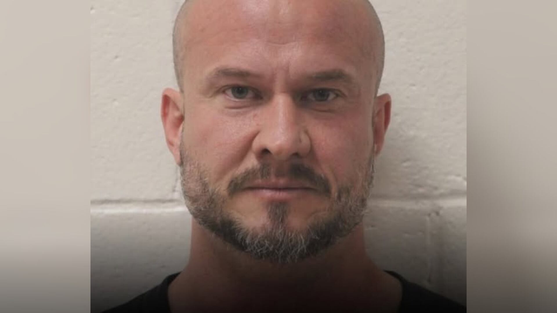 Former Georgia deputy pleads guilty to incest charges