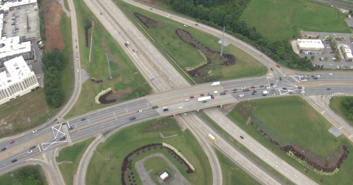 Intermittent single lane closures on GA-400 begin Monday night