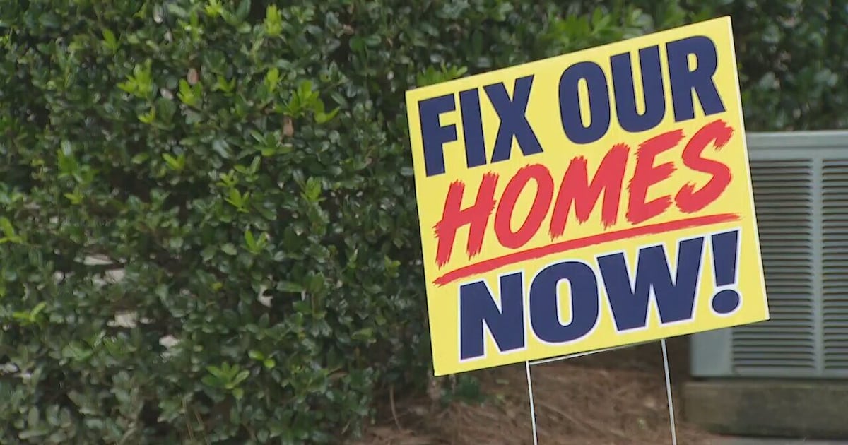 Homeowners say HOA ignored mold, water damage concerns despite monthly fees