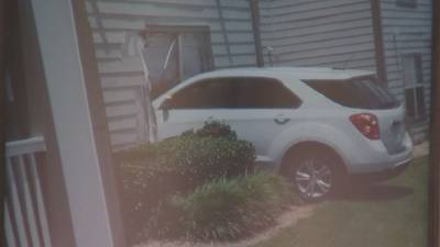 Video shows SUV crash into Gainesville apartment, seriously injuring 8-year-old girl 