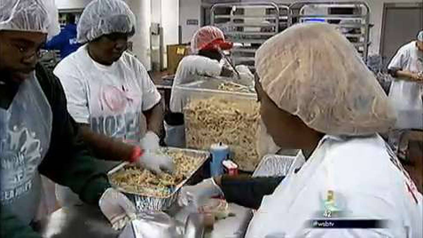Thousands receive free Christmas meal from Hosea Feed the Hungry WSB