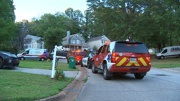 DeKalb County house fire leaves 1 dead, officials investigating