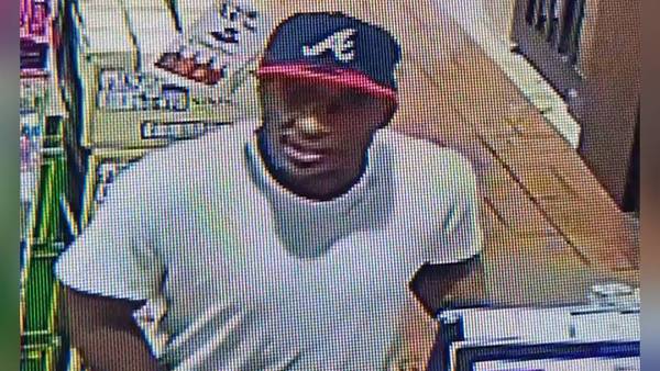 Atlanta police looking for man suspected of breaking into car, stealing credit cards