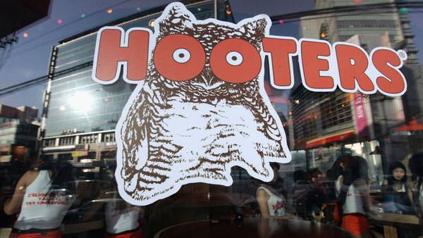 Man shot to death in Hooters parking lot,  Newnan police say