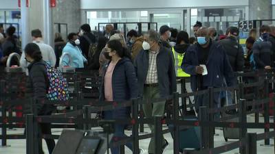 Lines at Atlanta airport packed as Thanksgiving travelers take to the skies