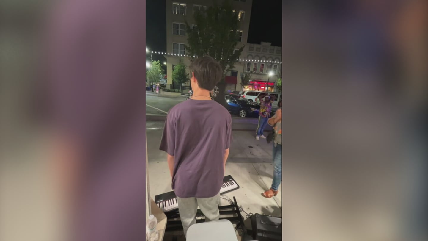 Woman knocks down UGA student’s keyboard, reaches into his tip bucket ...