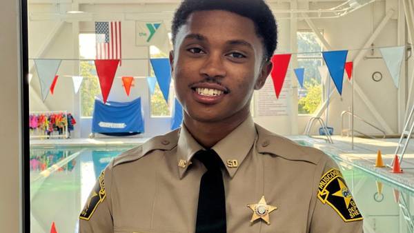 Ga. deputy saves 2 children from drowning in pool