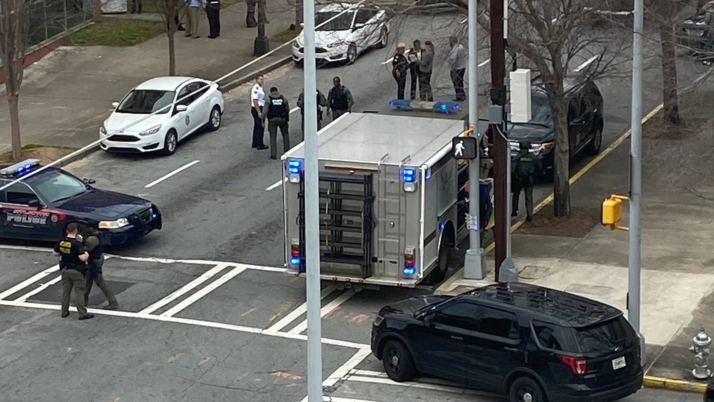 Armed man arrested following SWAT standoff outside Atlanta Police